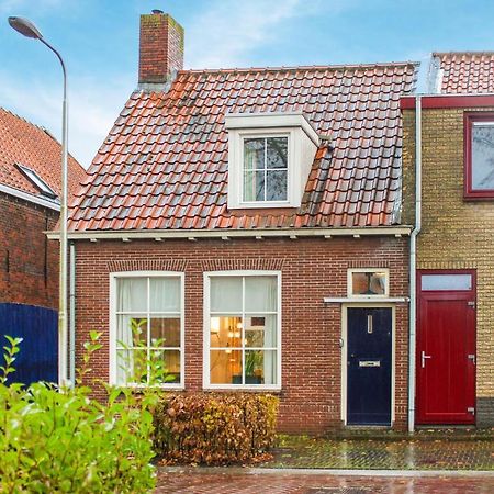 3 Bedroom Amazing Home In Ijzendijke Esterno foto